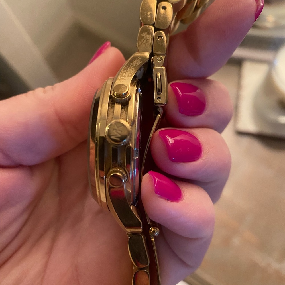 MK Gold Watch - Picture 8 of 8